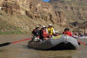 Rowing Raft Desolatoin Canyon 300x200 1