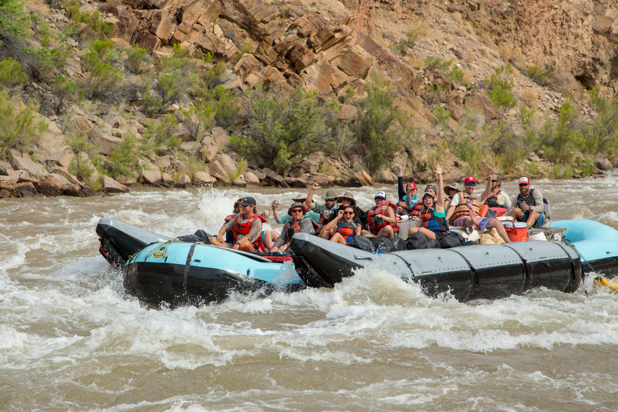 Read more about the article Ultimate Gift Guide for Rafting Enthusiasts